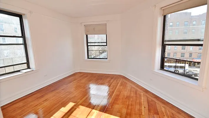 Rented by Park Property Advisors | media 18