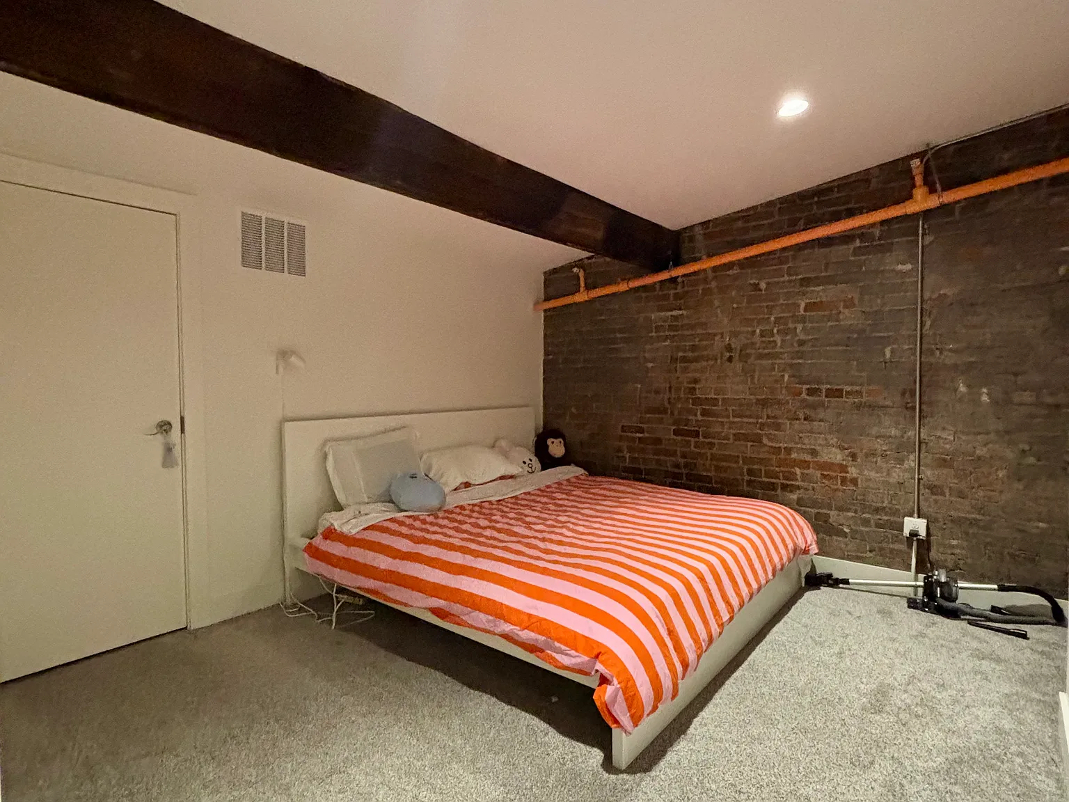 2 bed, 942 sqft, $1,750 — Photo 3