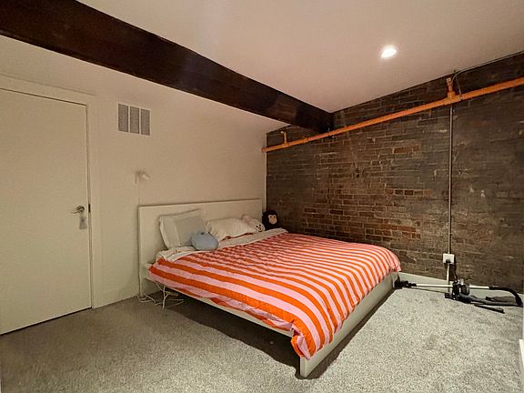 3rd image of 5 W 12th St #8