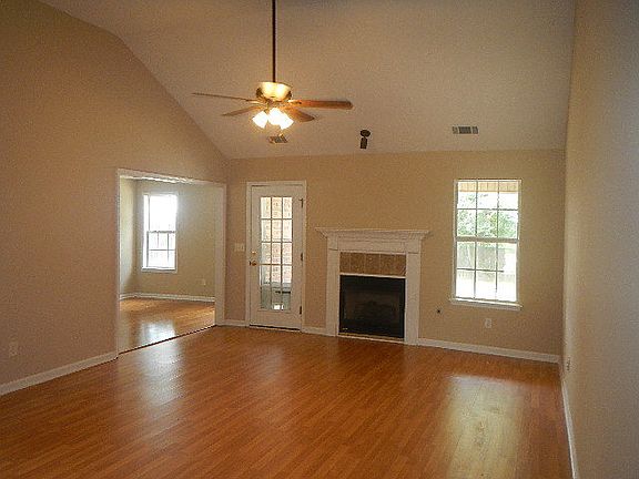 2nd image of 4495 Country Glen Cir