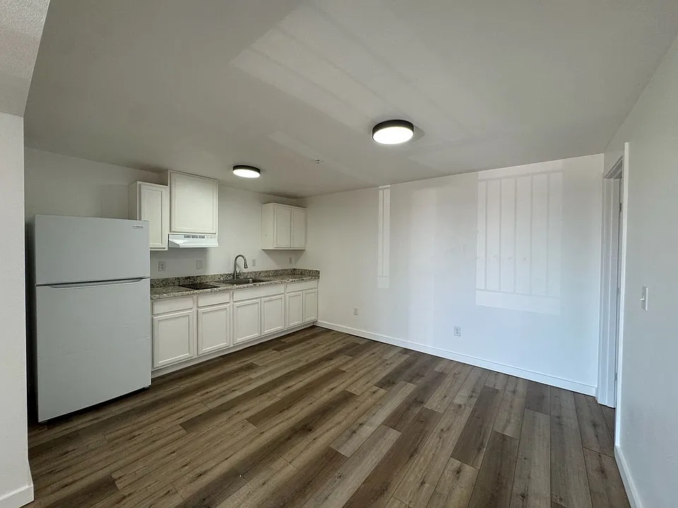 345 E Oregon Ave #214