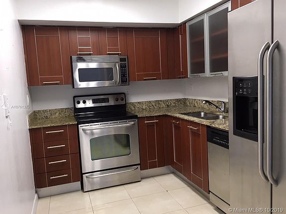 5th image of 3300 NE 191st St APT 1817