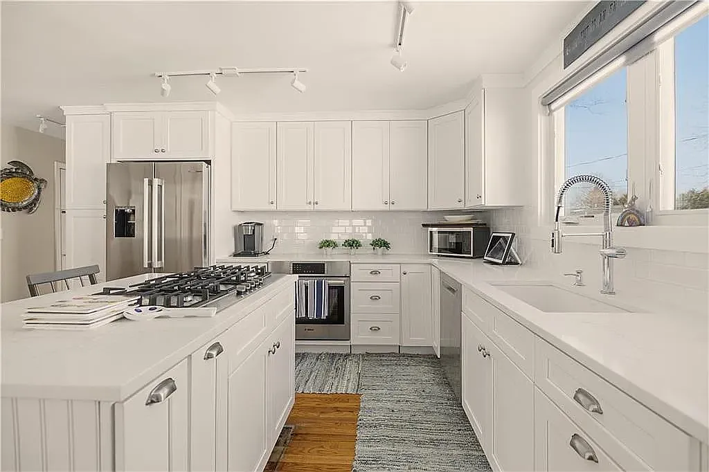 3 bed, 1764 sqft, $3,650 — Photo 1