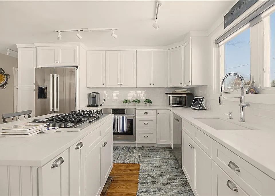 1st image of 118 Center Ave