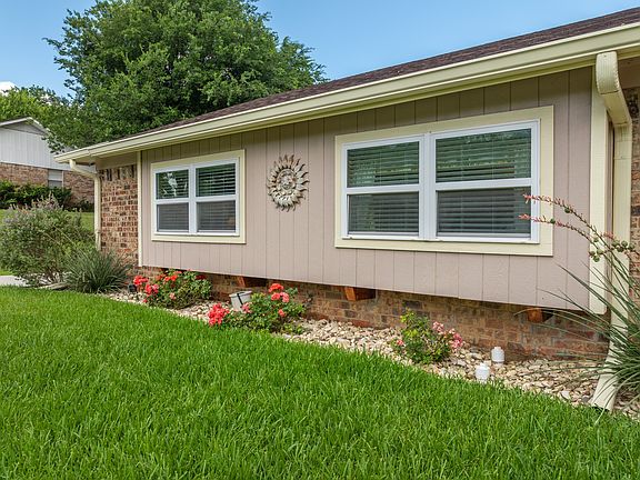 2nd image of 9509 Stony Point Dr