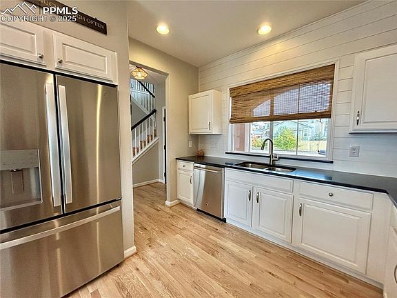 5th image of 7590 Chancellor Dr