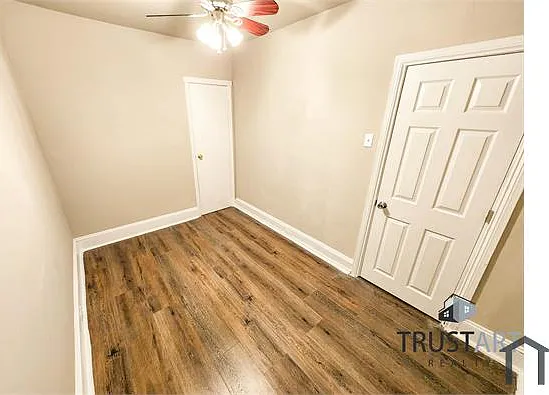3885 Manor St — Photo 14