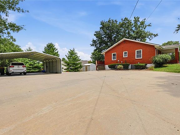 4th image of 9404 NE Cookingham Dr