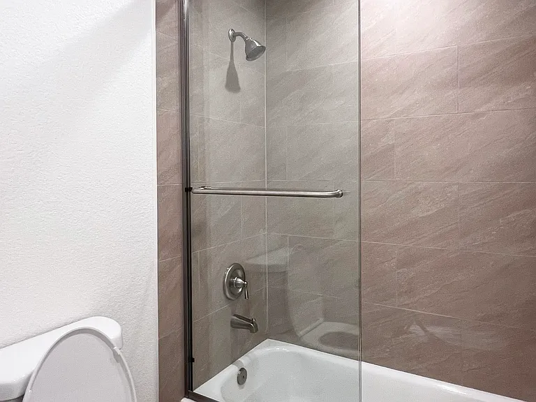 134 S Western Ave #10 — Photo 18