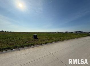 6989 Meghan Ave, Bettendorf, IA