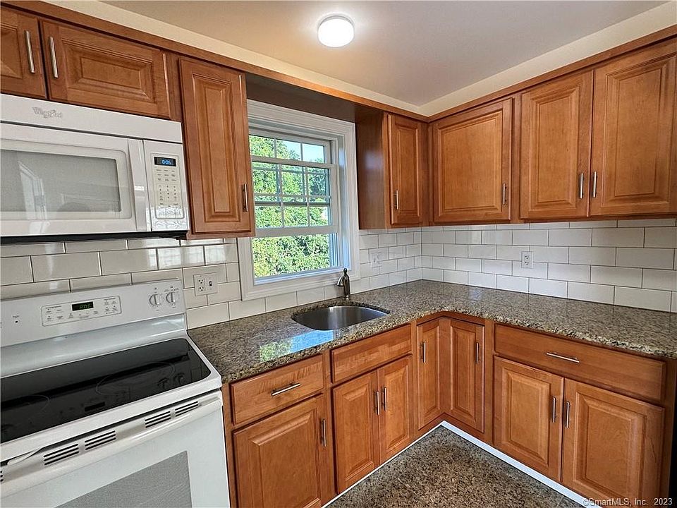 62 Clark Ln Waterford CT Zillow