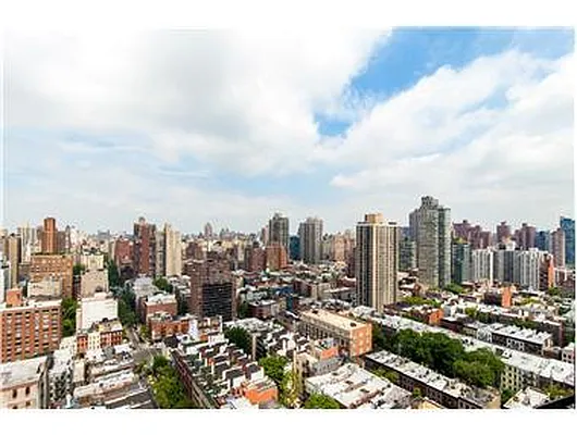 Rented by Douglas Elliman | media 22