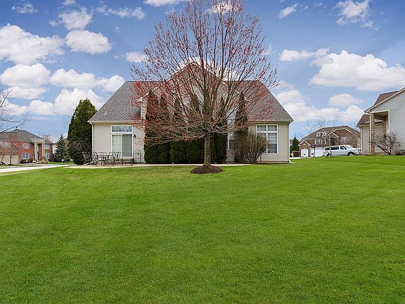 4th image of 37210 N Alexandra Ct