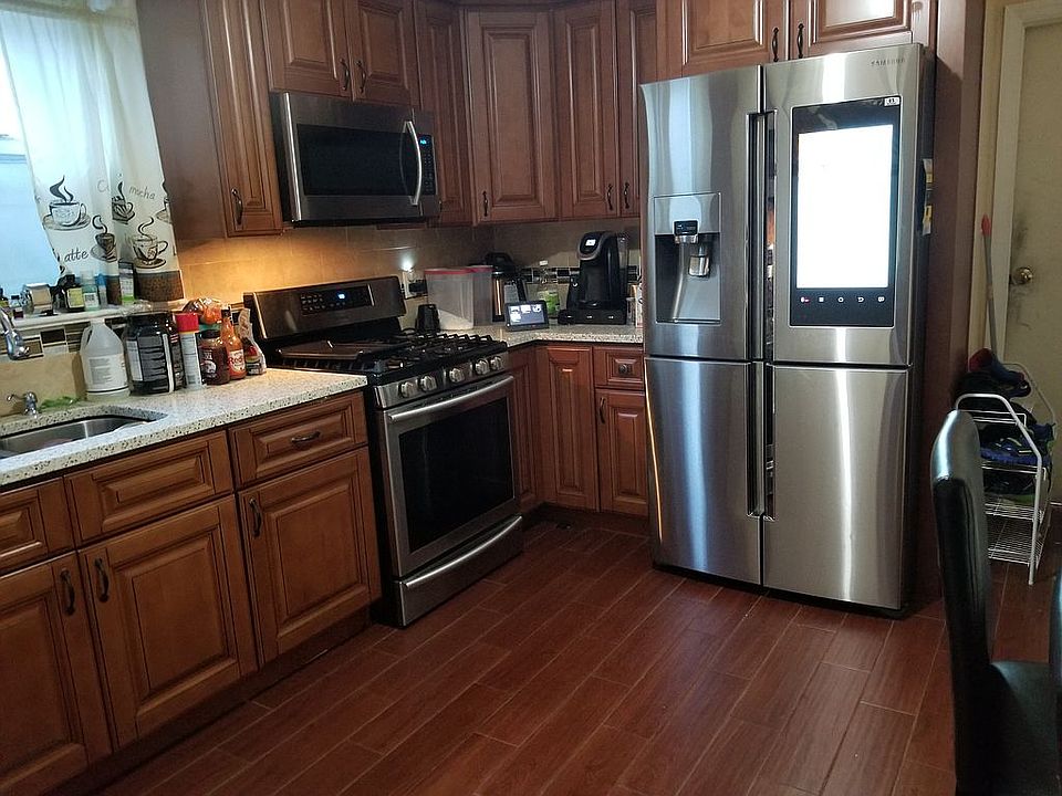 Upstairs kitchen 