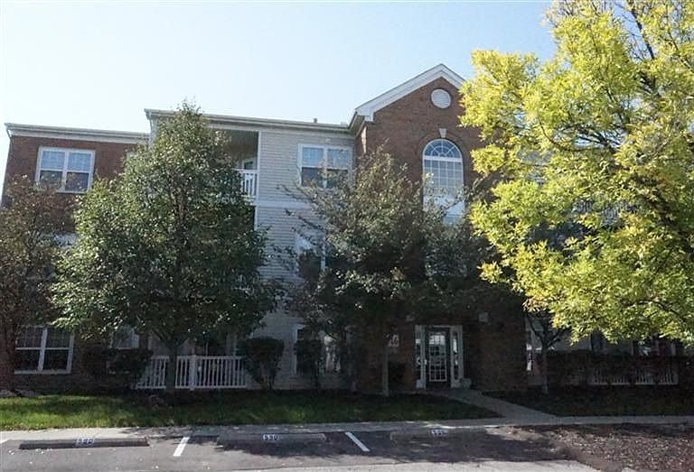1st image of 584 Saddlebrook Ln