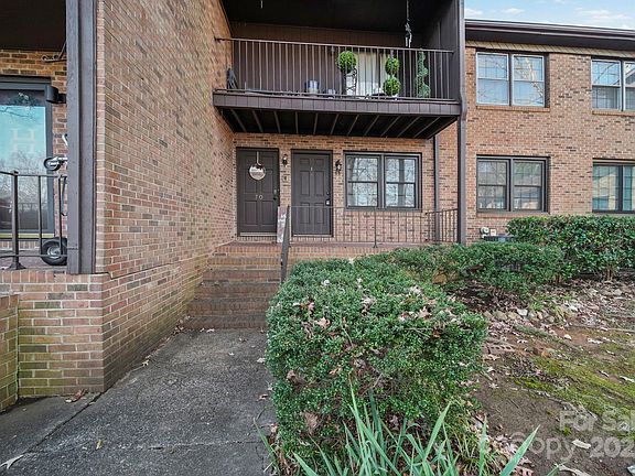 2nd image of 855 Nottingham Dr APT 65