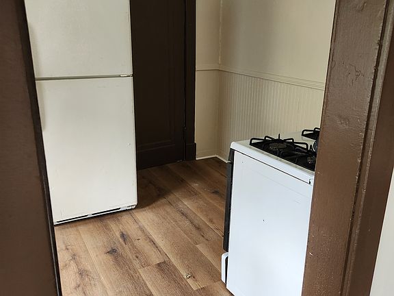 5th image of 613-615 Ash St #2