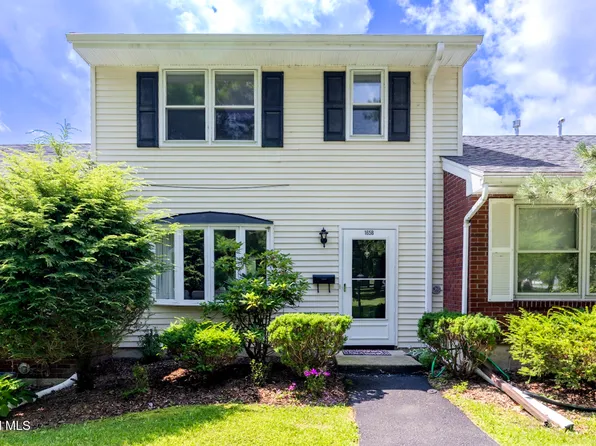 165 Hague Boulevard # B, Glenmont, NY 12077