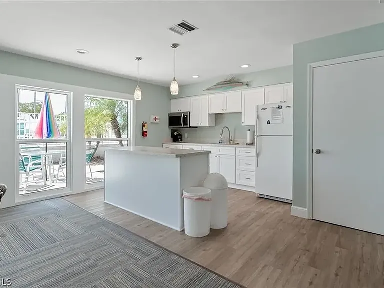 4261 Island Cir #F — Photo 22