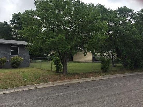 2nd image of 1 Sue Ann Dr