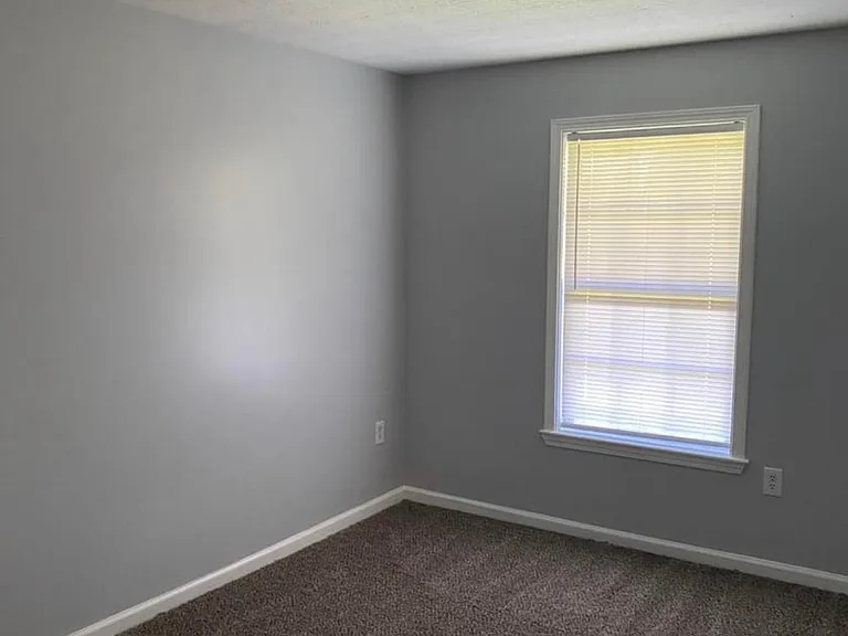 106 Kenilworth Ct — Photo 3