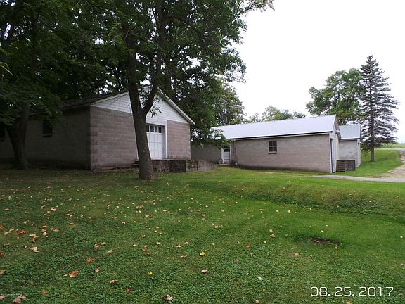 2nd image of 842 W 1st St