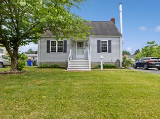 37 Salem Rd, East Hartford, CT 06118