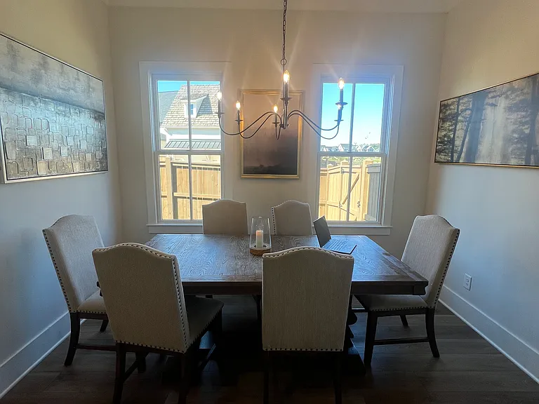 413 Marston Ave — Photo 5