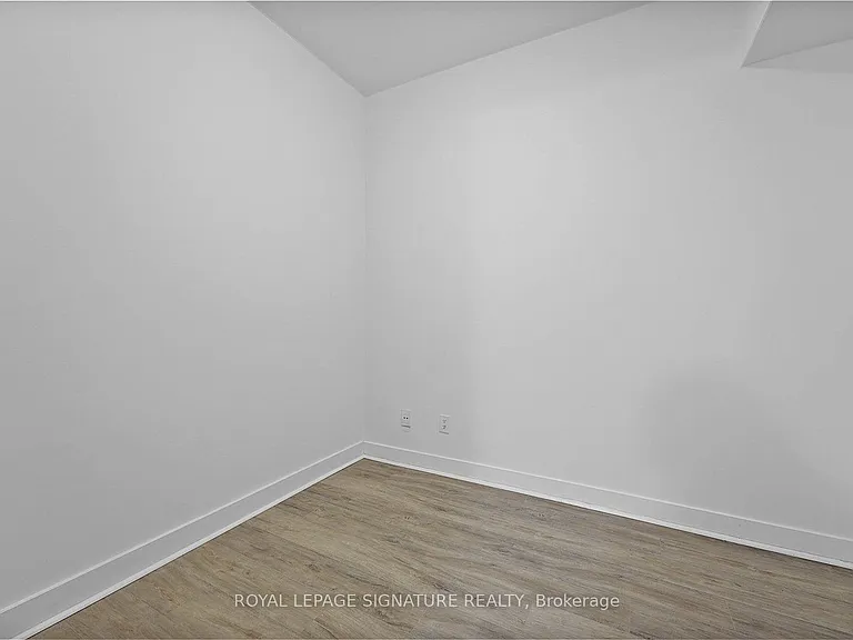 438 King St W #1417 — Photo 14