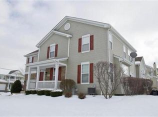 552 Mayborne Ln, Geneva, IL 60134