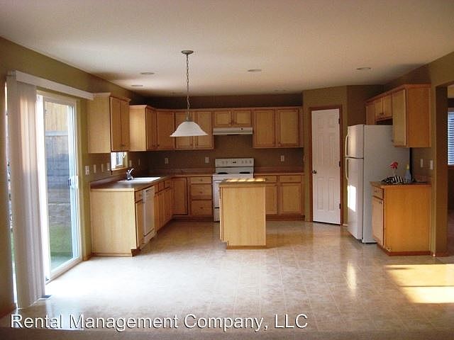 2nd image of 13424 33rd Ave SE