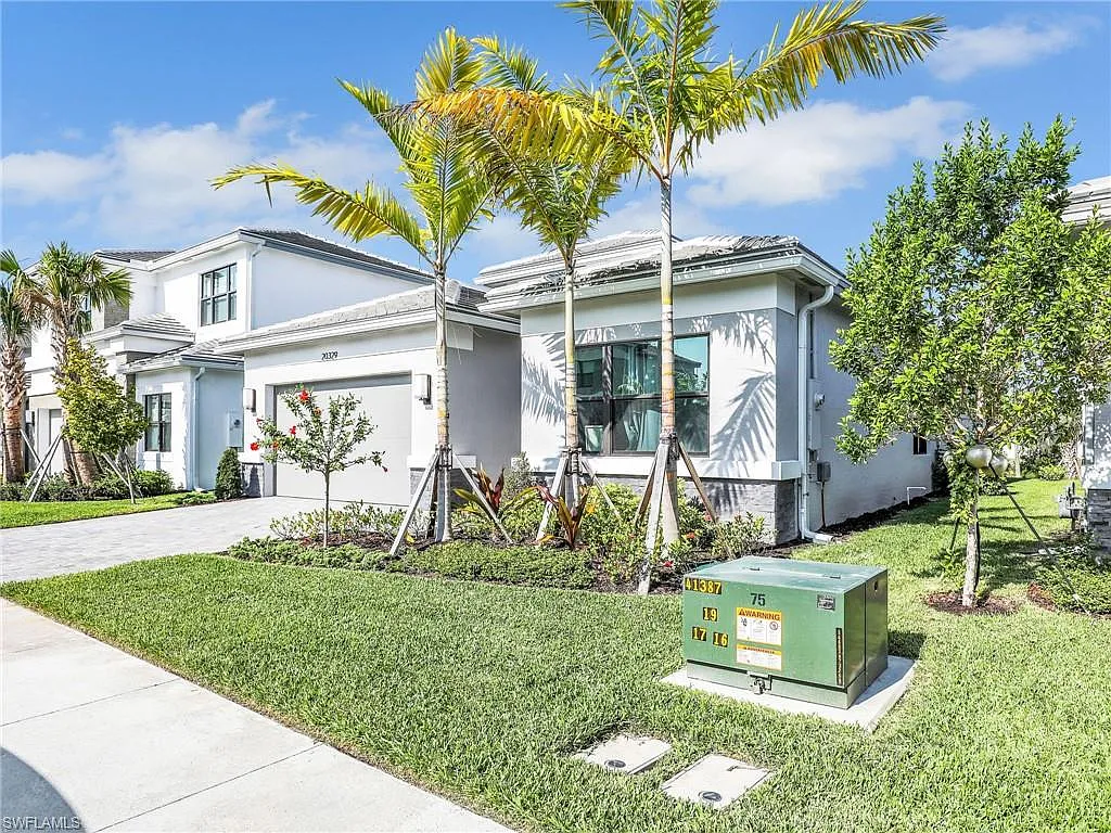 Rivercreek In Estero — Photo 2