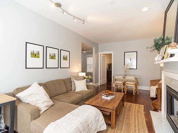 4th image of 2026 N Burling St APT 208