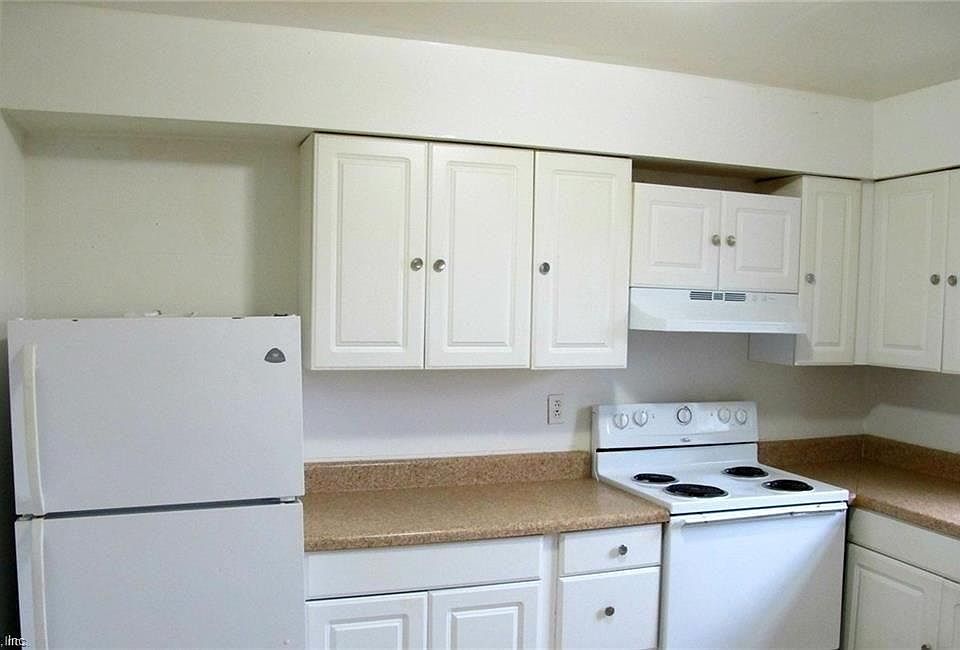 1st image of 1352 Hanson Ave APT 2