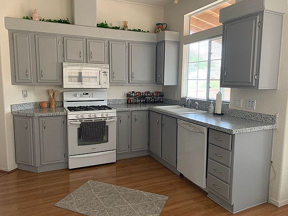4th image of 531 W Parkwood Ct