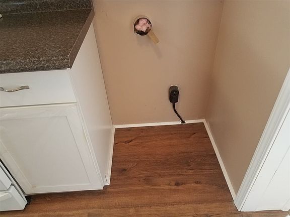 5th image of 403 Gouverneur St