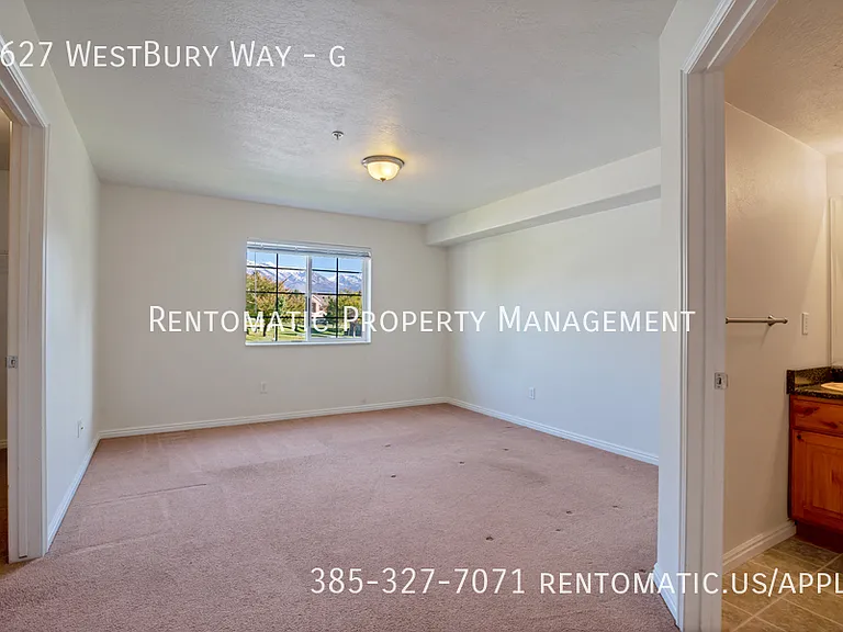 1627 Westbury Way #G — Photo 8