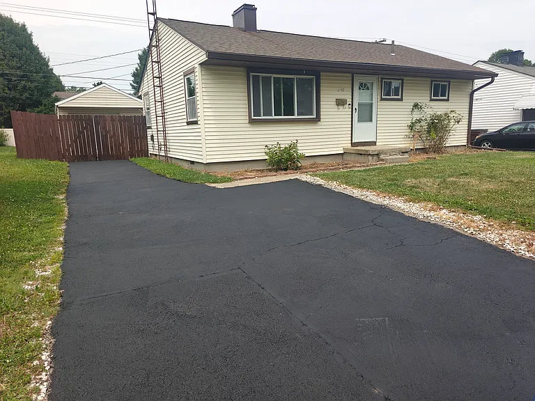 2449 Vale Dr — Photo 2