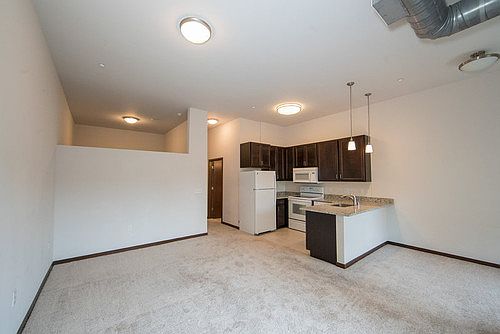 3rd image of 425 W Washington Ave APT 307