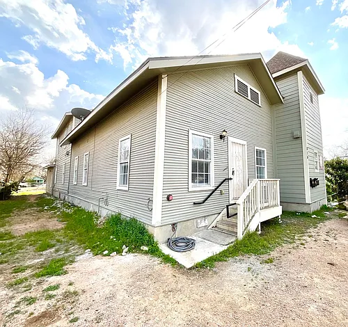 816 Rivas St Photo 1