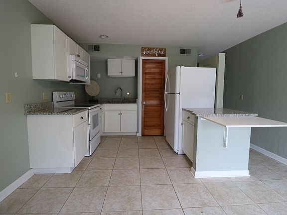 2nd image of 1255 Ponce Island Dr APT C739