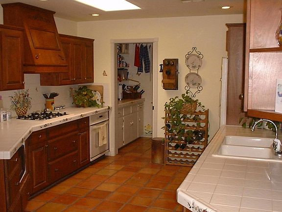 Kitchen/Pantry