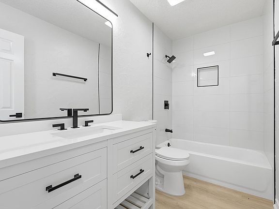 5th image of 4904 Courtside Dr