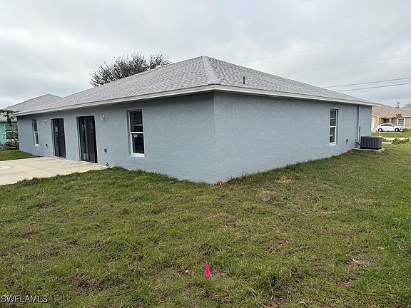 4th image of 525/527 NE 25th Ave