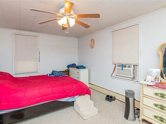 5th image of 279 Greenfield Ave