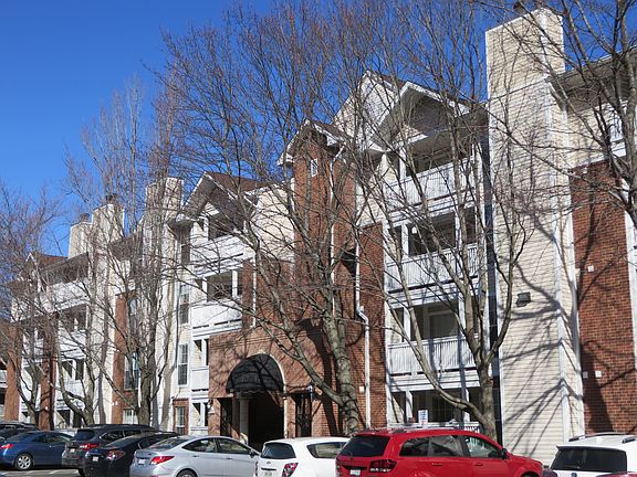 2nd image of 1524 Lincoln Way APT 118