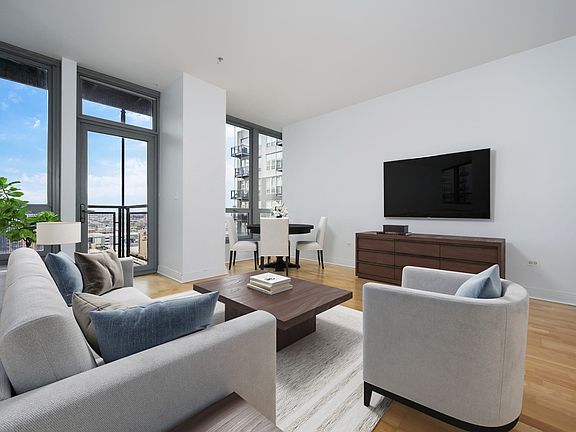 5th image of 565 W Quincy St Unit 1417