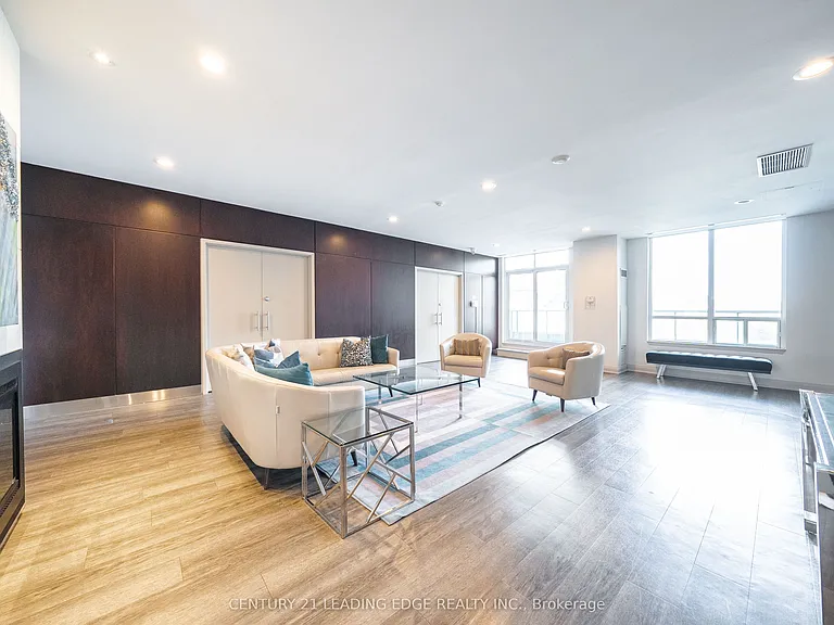 17 Barberry Pl #808 — Photo 42