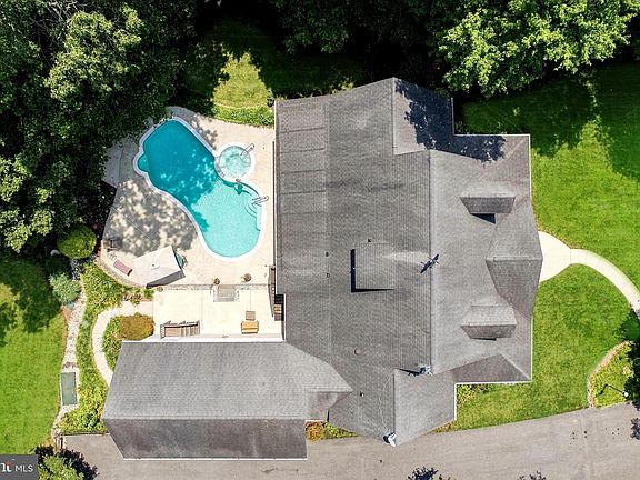 4th image of 12033 Steven Ln