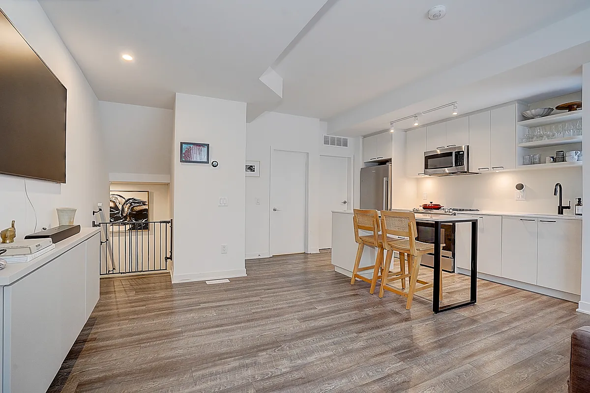 30 Ed Clark Gardens - 13 — Photo 1